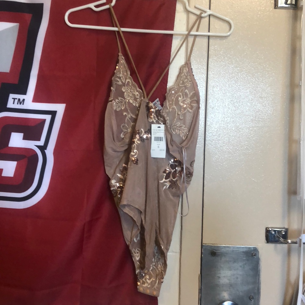 Mesh beige sequin body suit - Picture 2 of 2